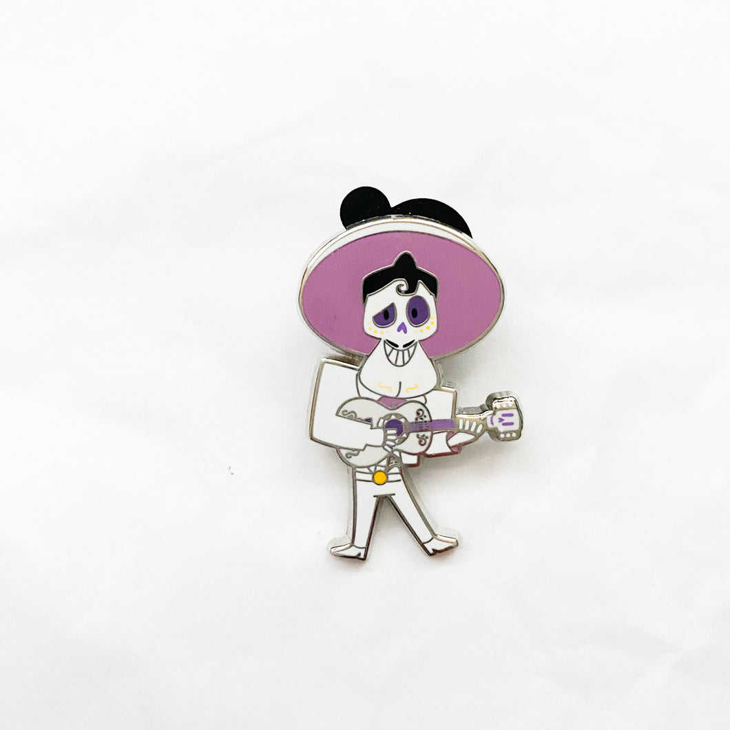 Ernesto De La Cruz Pin