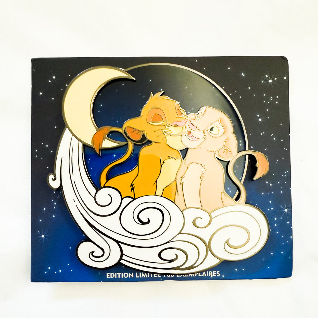DLP - Young Simba and Nala Jumbo Pin