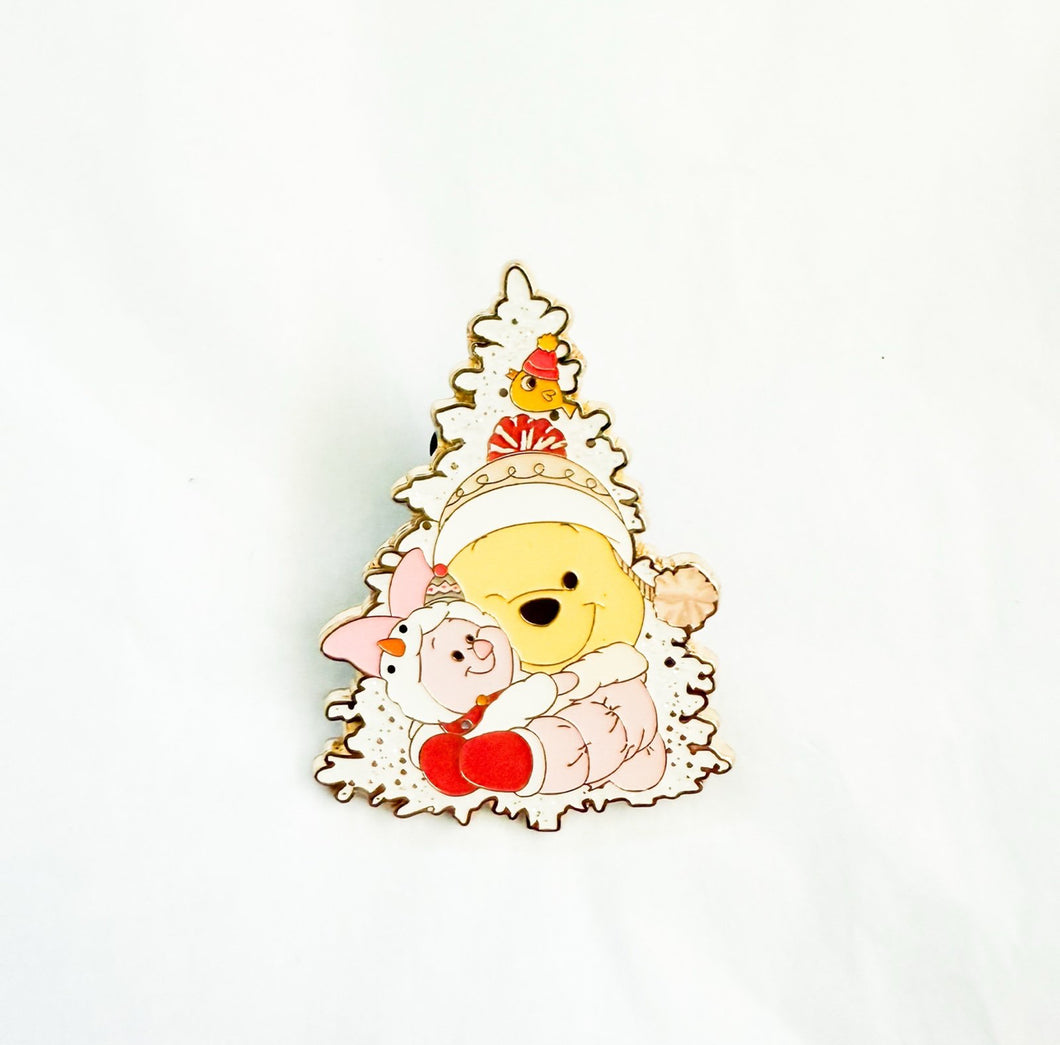 SHDR - Winter Activities - Winnie the Pooh and Piglet Hugging Pin