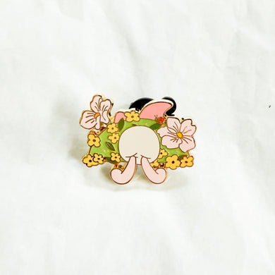 SHDR - Winnie the Pooh and Friends Spring Day - Piglet Behind Pin