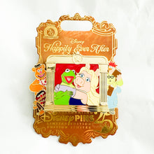 Happily Ever After - The Muppets - Kermit the Frog and Miss Piggy Pin