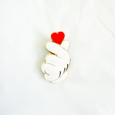 SHDR - Mickey's Glove Shape - Heart Fingers Pin