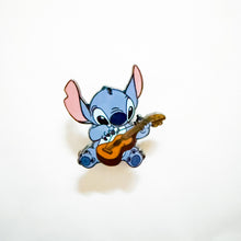 FigPiN - Lilo and Stitch Series 3 - Stitch Ukulele Y429