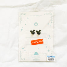 World of Frozen - Anna and Elsa Stamp Pin + Postcard