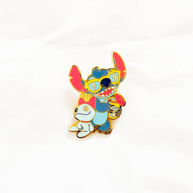 Loungefly - Stitch and Scrump Beach - Stitch with Tropical Drink Pin