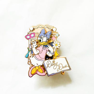 SHDR - Pin Trading Fun Day 2025 - Disney Friends Autographs - Daisy Duck Pin
