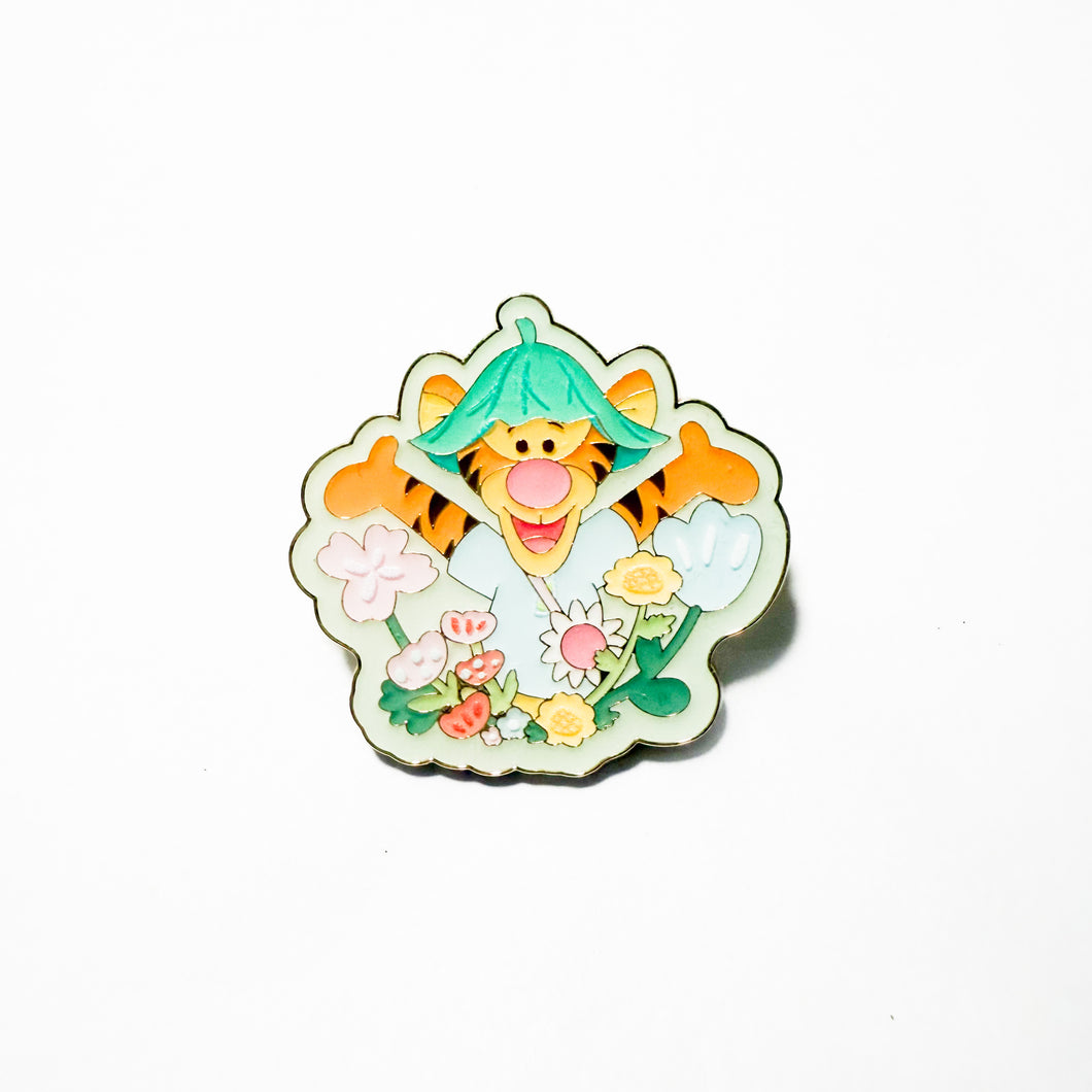SHDR - Winnie the Pooh and Friends Summer 2024 - Tigger with Flowers Pin