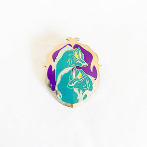 Crooked Comrades Reveal/Conceal - Flotsam and Jetsam Pin