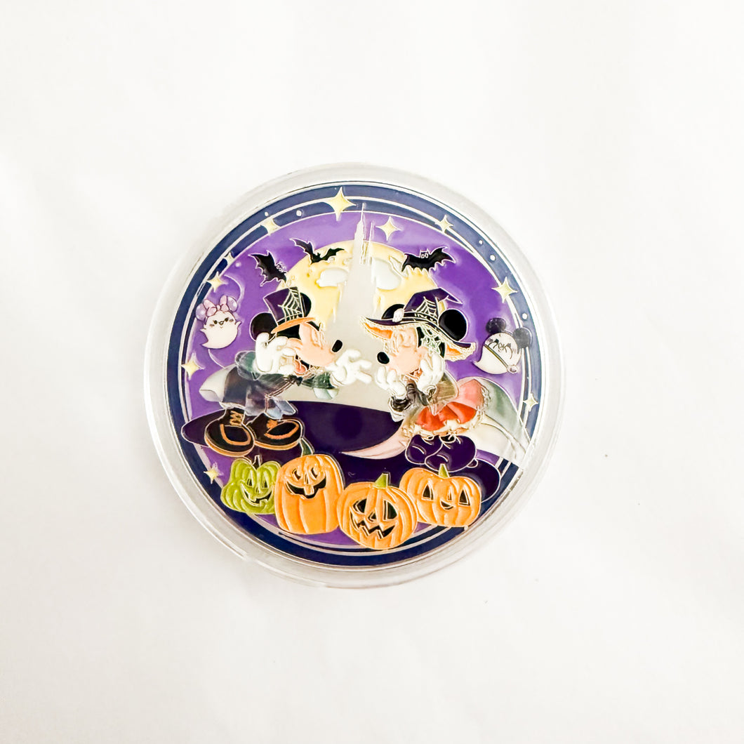 HKDL - Halloween Mickey and Minnie Mouse Medallion