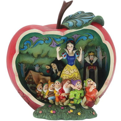 Snow White and the Seven Dwarfs Apple Scene Figurine