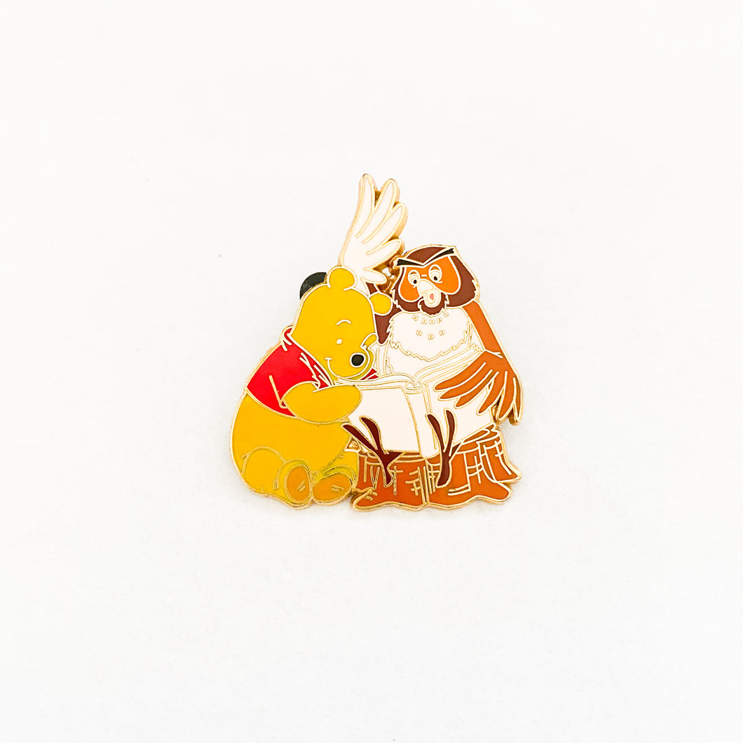 Pooh & Gang Booster - Winnie the Pooh and Owl Reading Pin