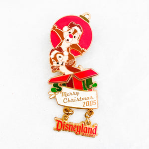 2005 Holiday Ornament Collection - Chip & Dale Pin