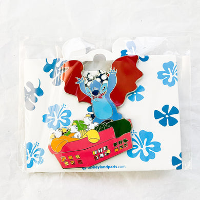 DLP - Stitch Cape and Ducklings Laundry Basket Pin
