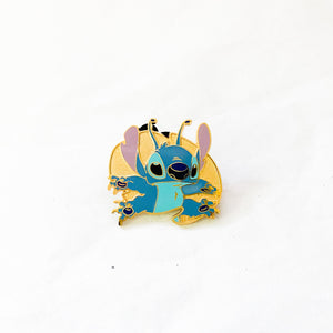 626 Stitch Deluxe Pin – MadHouse Collectibles