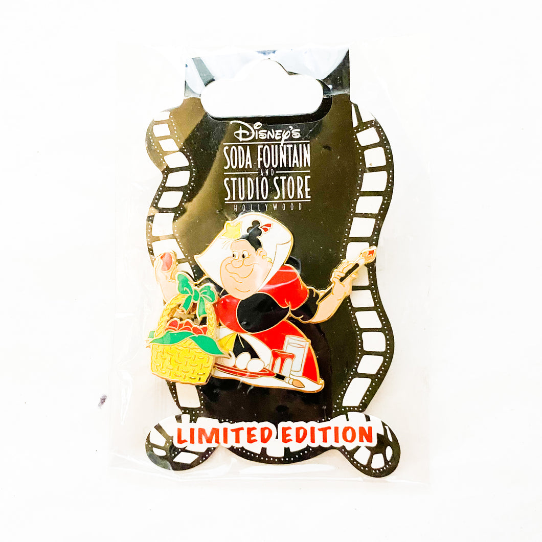 DSF - Easter 2011 - Queen Of Hearts Painting Eggs Pin
