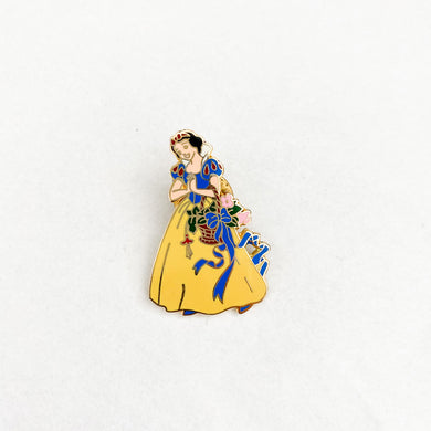 Snow White Standing With Bouquet Pin